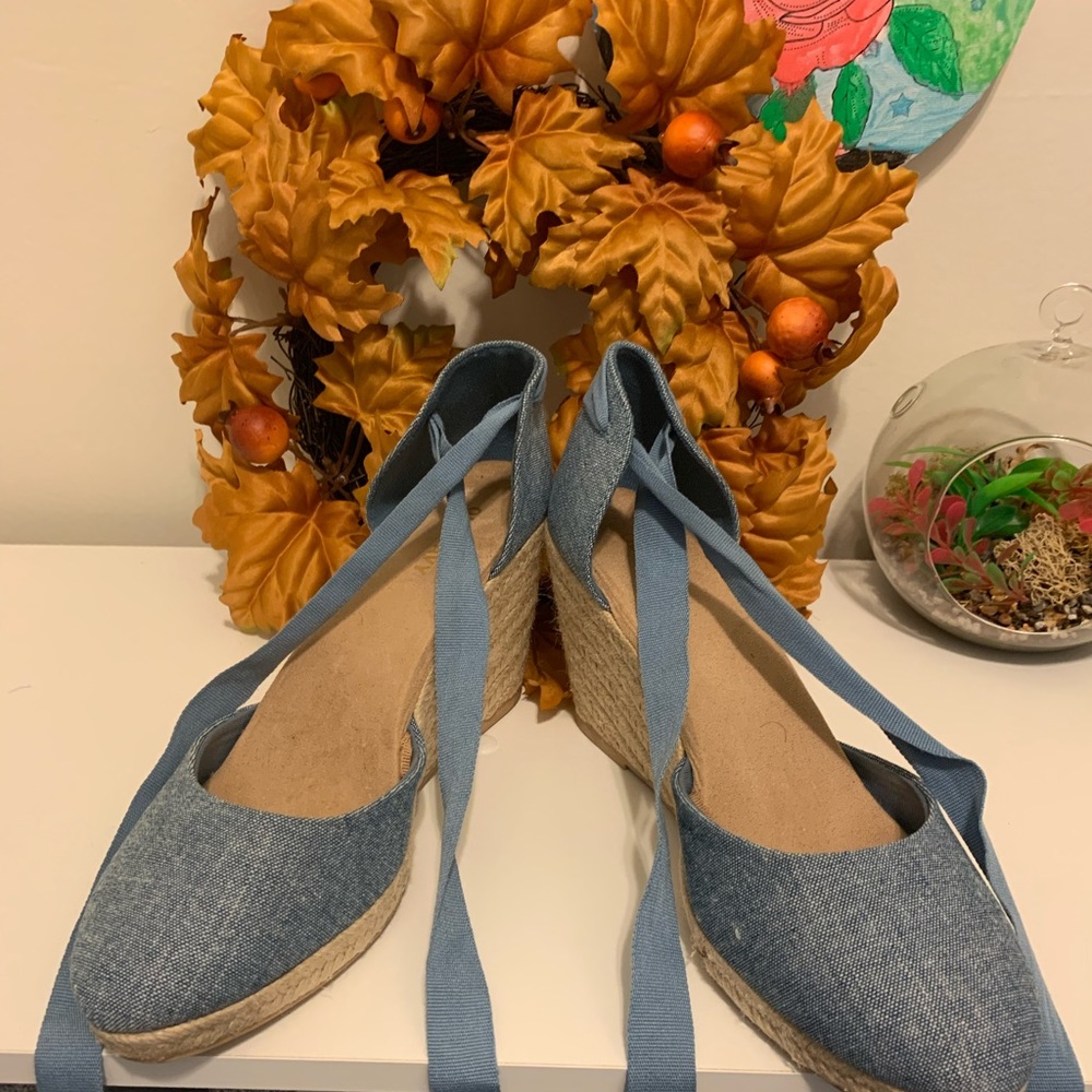 Jean style wedges